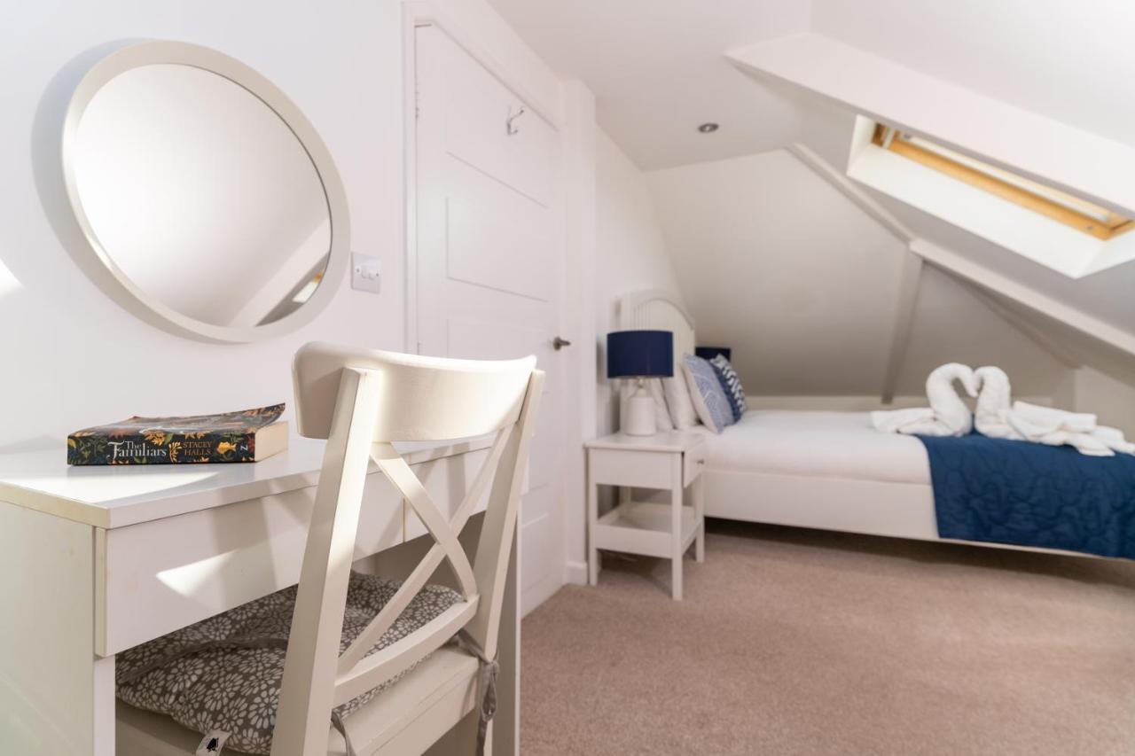 Stunning Views Over Mounts Bay With Balcony Penzance Bagian luar foto